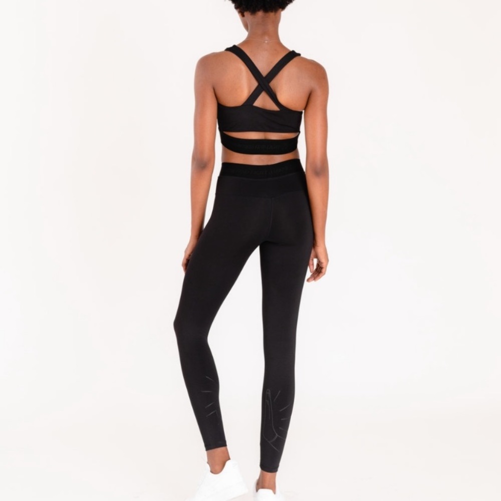 Y7 Studio Yoga In Darkness Find Light Leggings